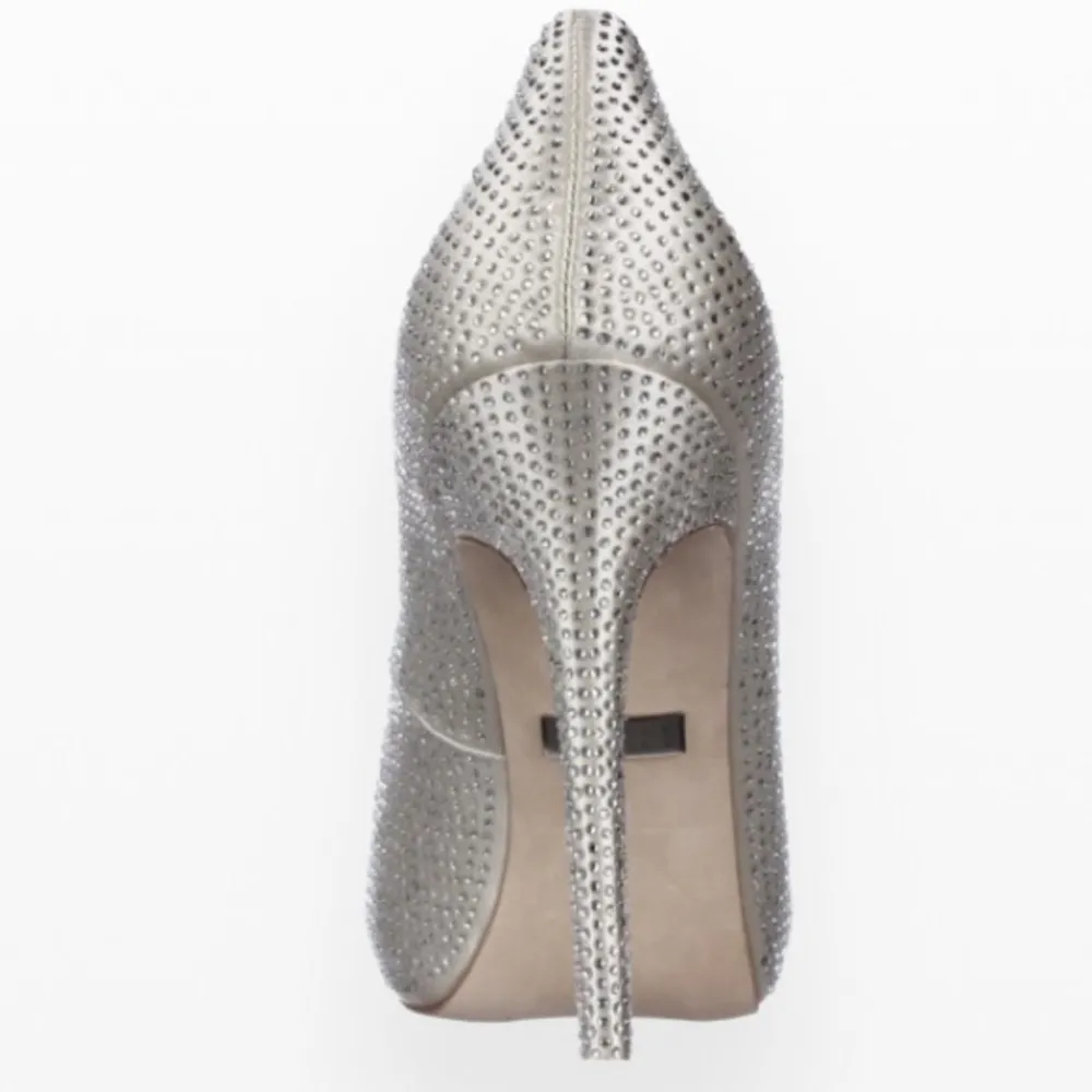 Badgley Mischka Polite Peep
Toe Studded Platform Dress Pumps -
vory 8 - Image 2