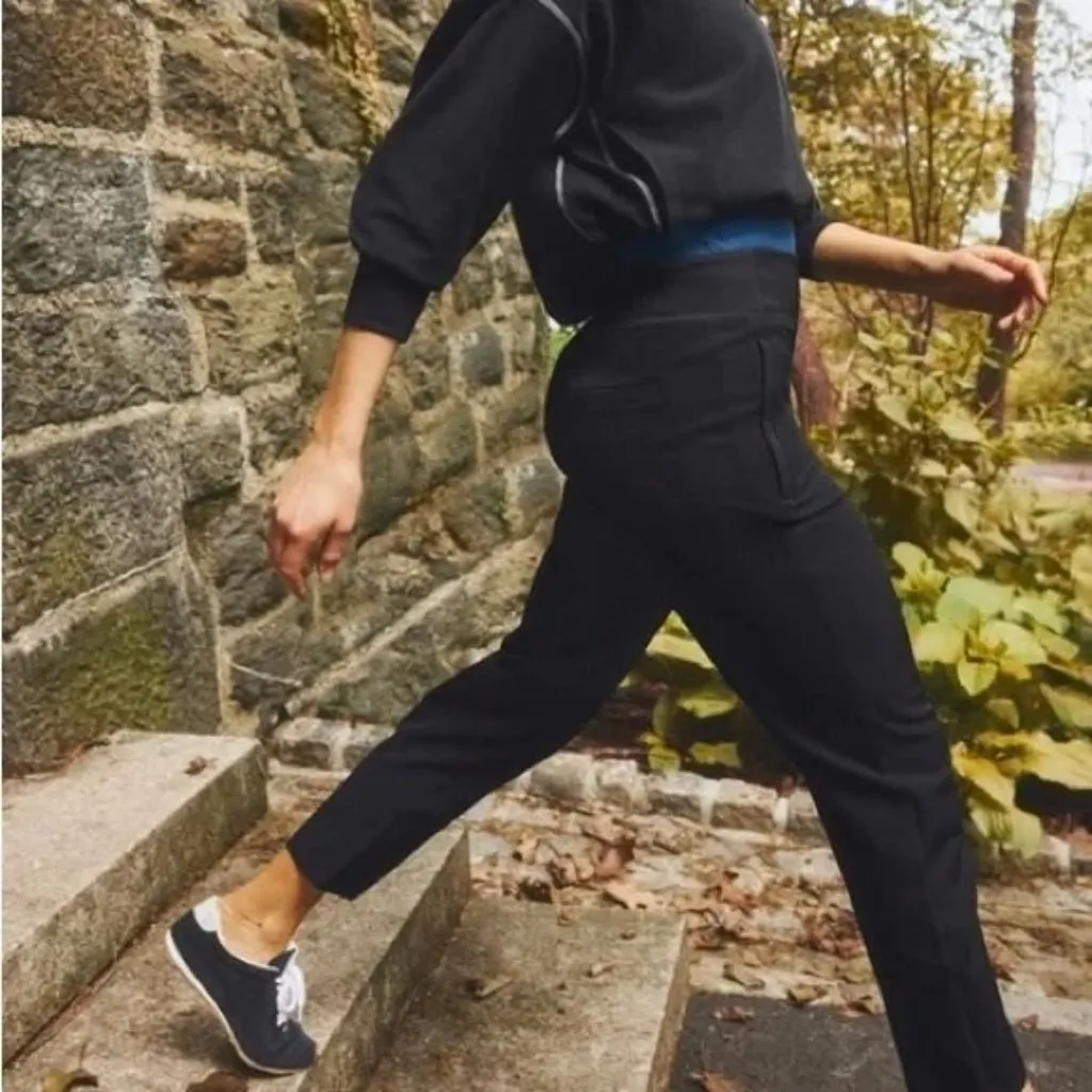 Athleta Endless High Rise Pant in Black Size 14 - Image 4