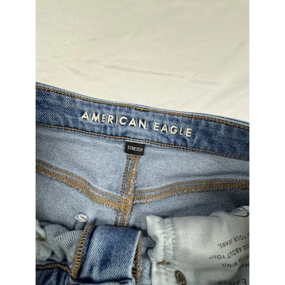 American Eagle Mom Jeans Women's 6 Long Light Wash Distressed Stretch Comfort - Image 6