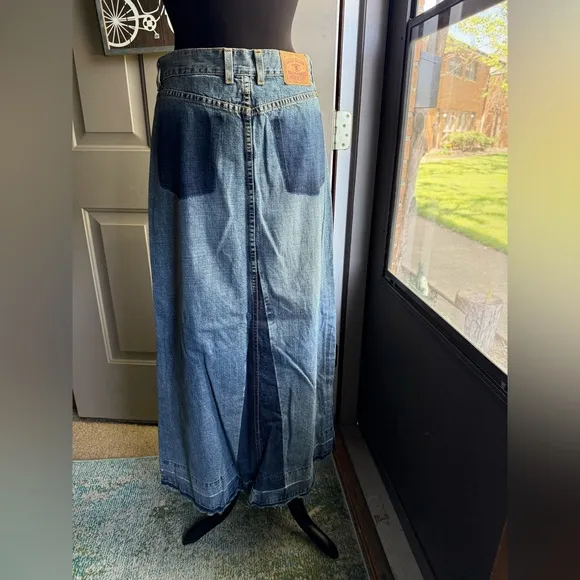 Vintage 2001 Lucky Brand distressed contrast button fly denim maxi skirt, size 8 - Image 2