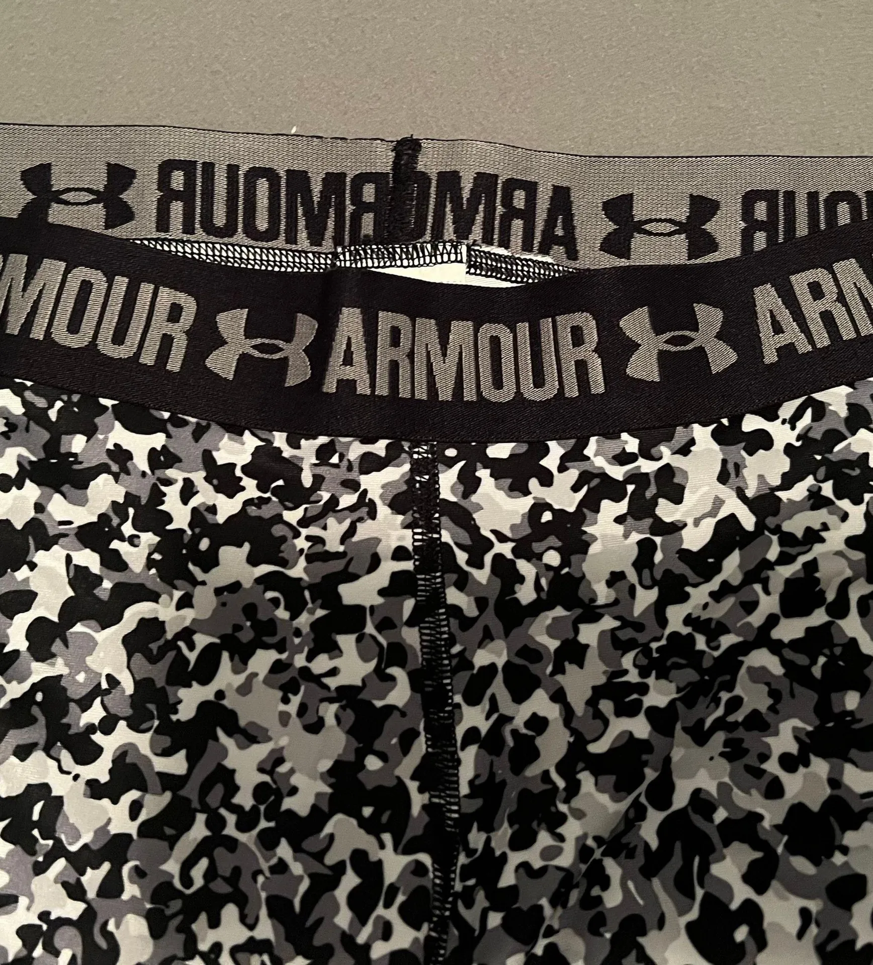 Under Armour Spandex Short - Image 3