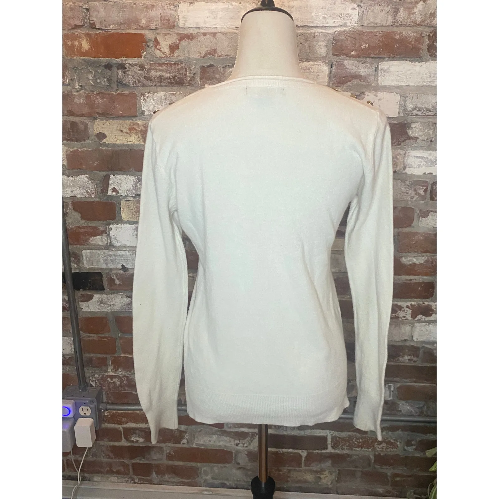 Primark Off White Button Shoulder Long Sleeve  Lightweight Sweater Size 8 - Image 4