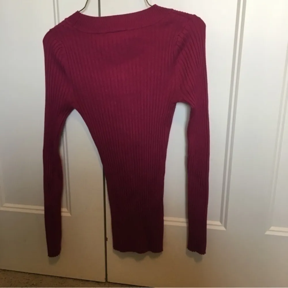 Woman’s size small wine colored fitted ribbed long sleeved shirt - Image 3