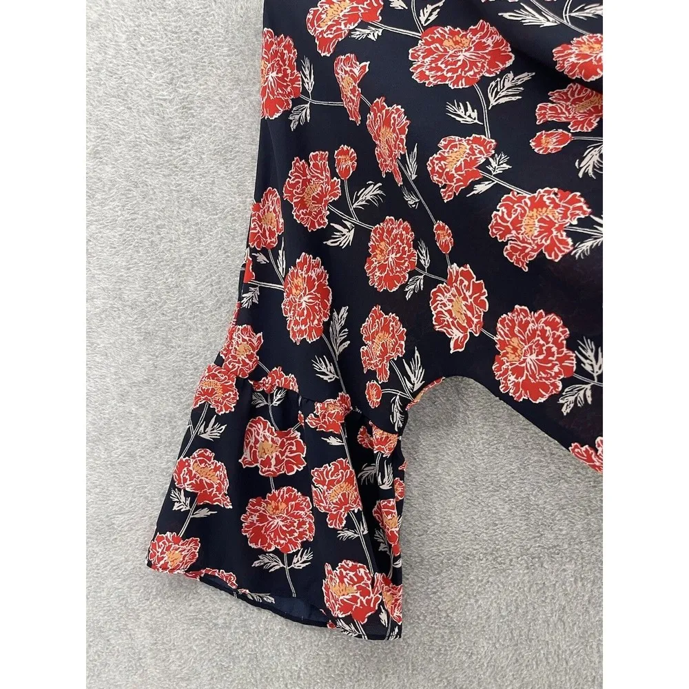 Banana Republic Women's Blouse Red Roses Medium Bell Sleeves - Image 7