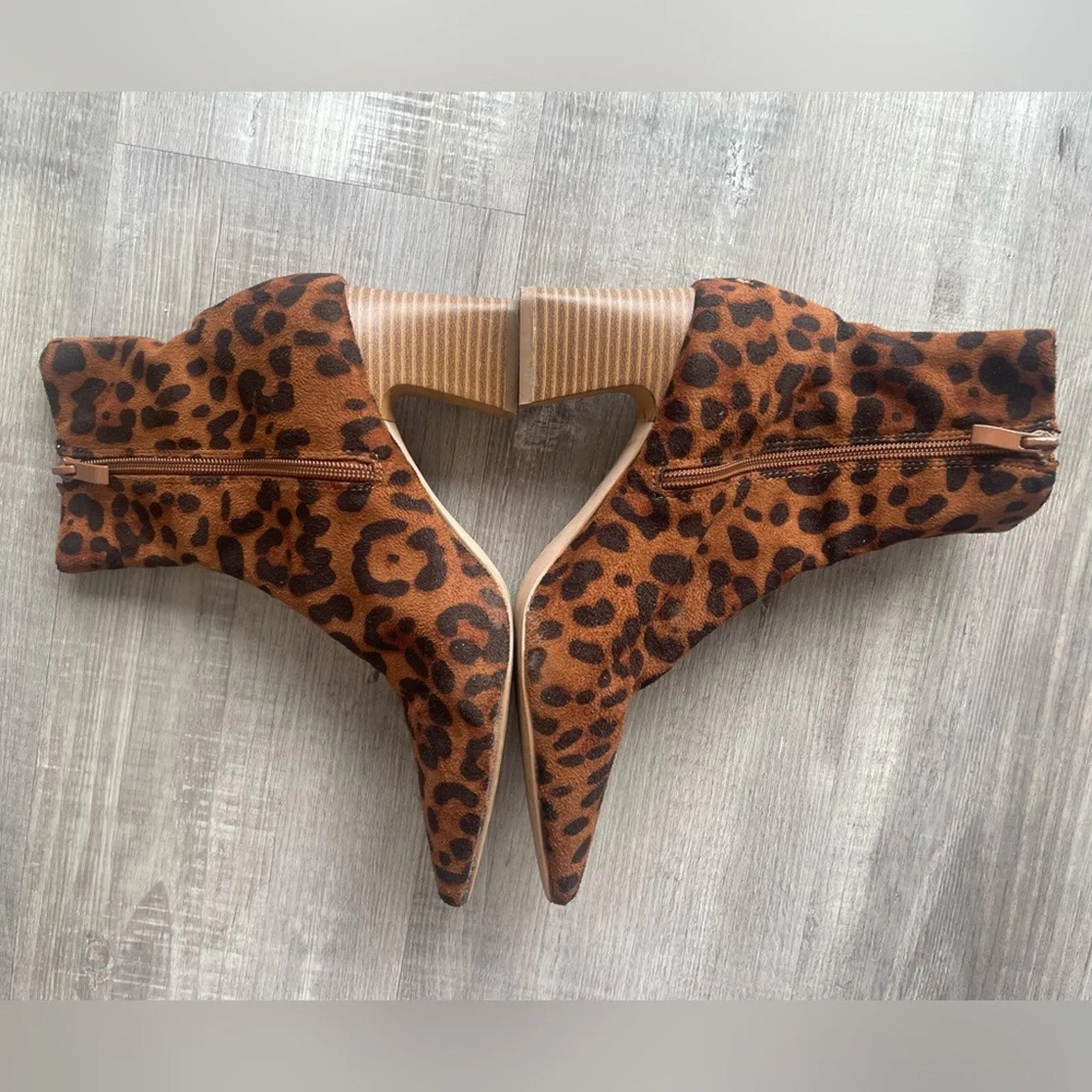 RAID Women’s Sz 6.5 Eva Leopard Suede Pointed - Image 5