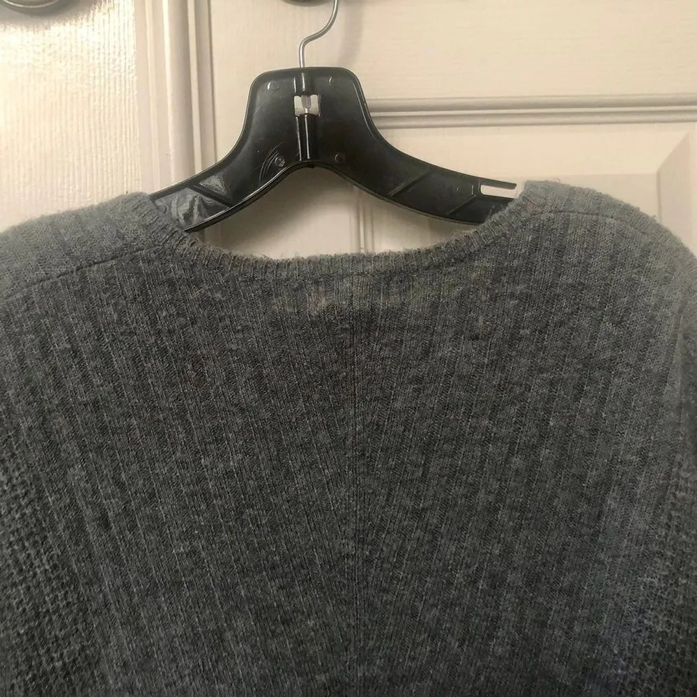 Nordstrom v neck grey sweater Size XS - Image 8