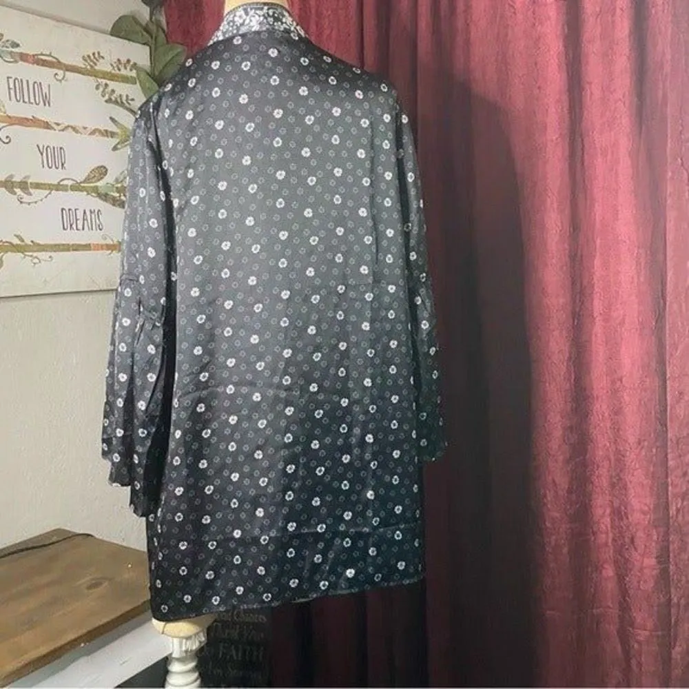 Vera Bradley Sofie Kimono Wrap Robe Holland S/M black floral bell sleeve new. - Image 5