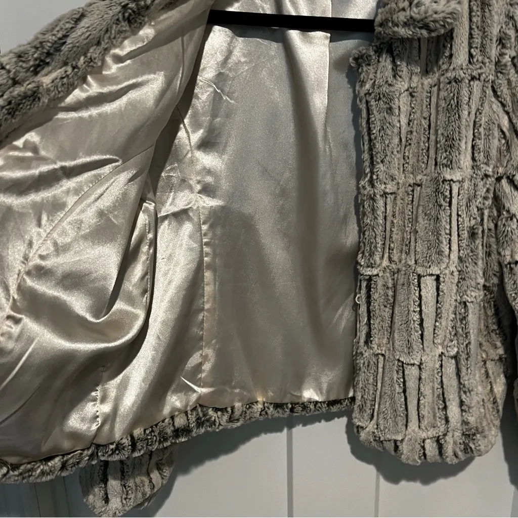 Fever Faux Fur Lined Jacket Size L Gray Furry Plush Super Soft Party Luxe Size L - Image 7