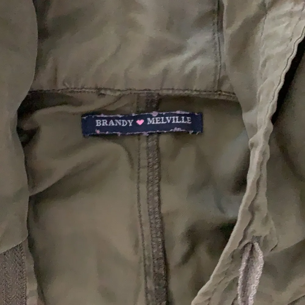 Brandy Melville  olive green zip up jacket - Image 3