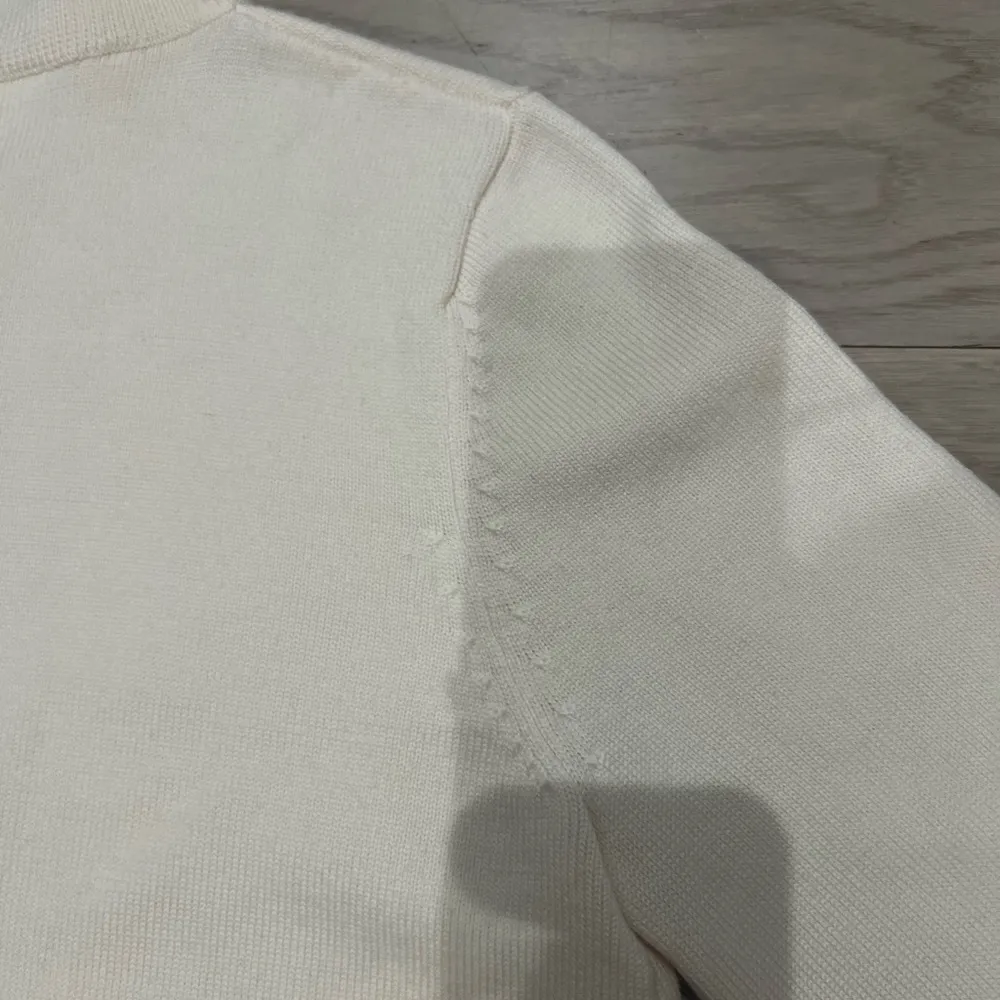 Elegant White Cable Knit Sweater - Image 7