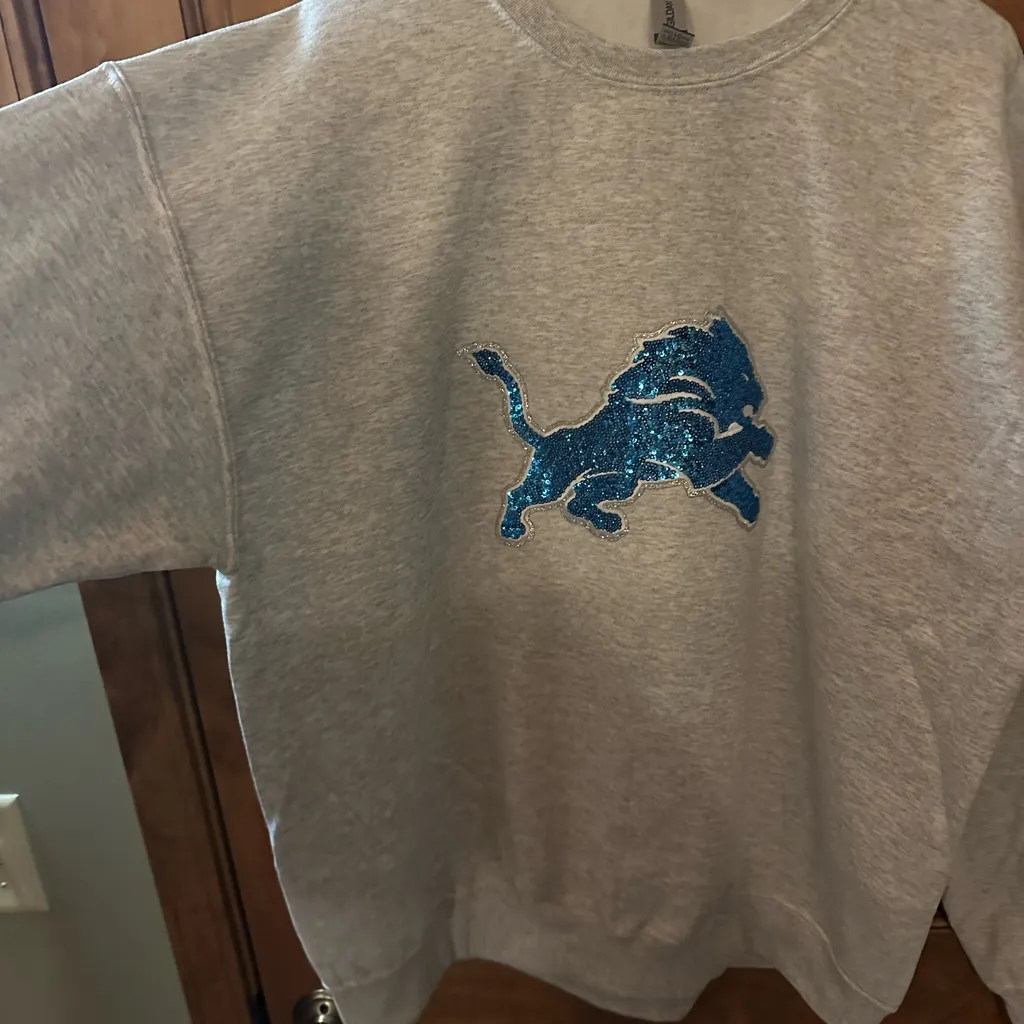 Detroit Lions sweatshirt! NFL gray sequin bedazzled logo crewneck size XL! - Image 5