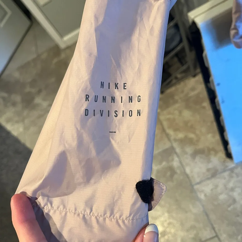 Nike jacket - Image 2