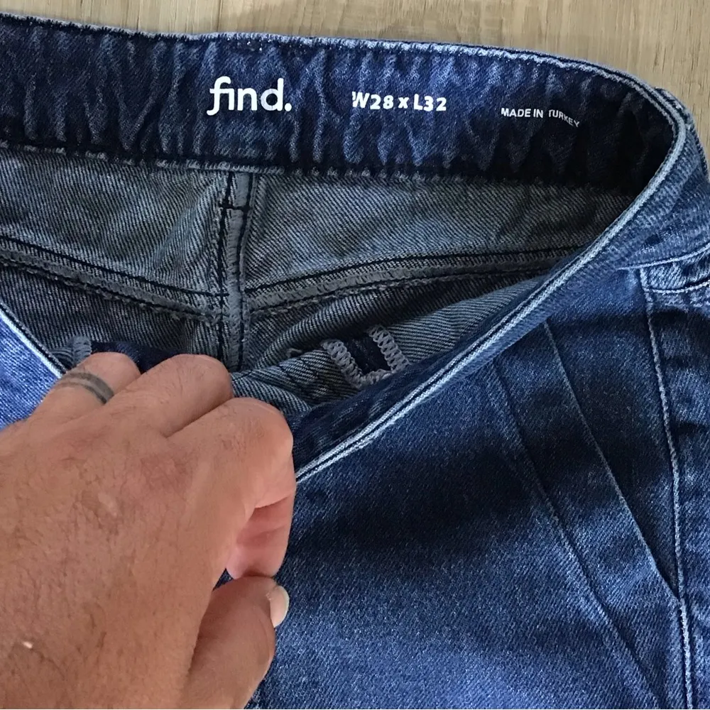 Find. Jeans Women’s Size 28 x 32 Dark Wash Blue - Image 4