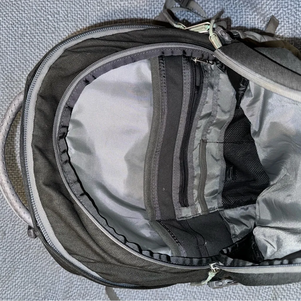 North Face Black and Gray Backpack with Mint Accents - Image 3