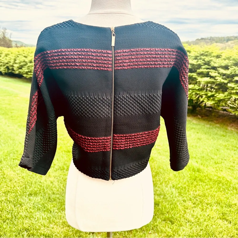 Tugce & Ece Collection Black & Red Textured Short Top Size L - Image 7