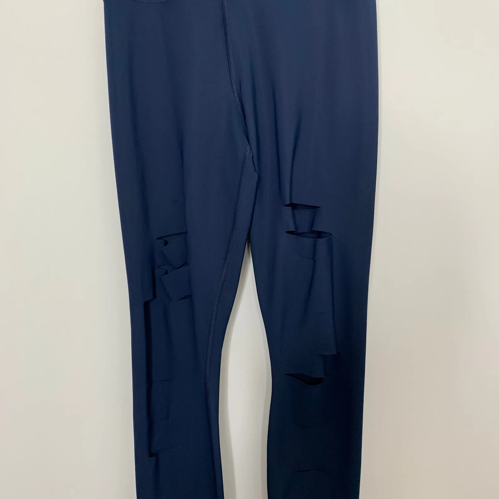 Alo Yoga High Waist Ripped Warrior Legging Navy Athleisure - Image 10