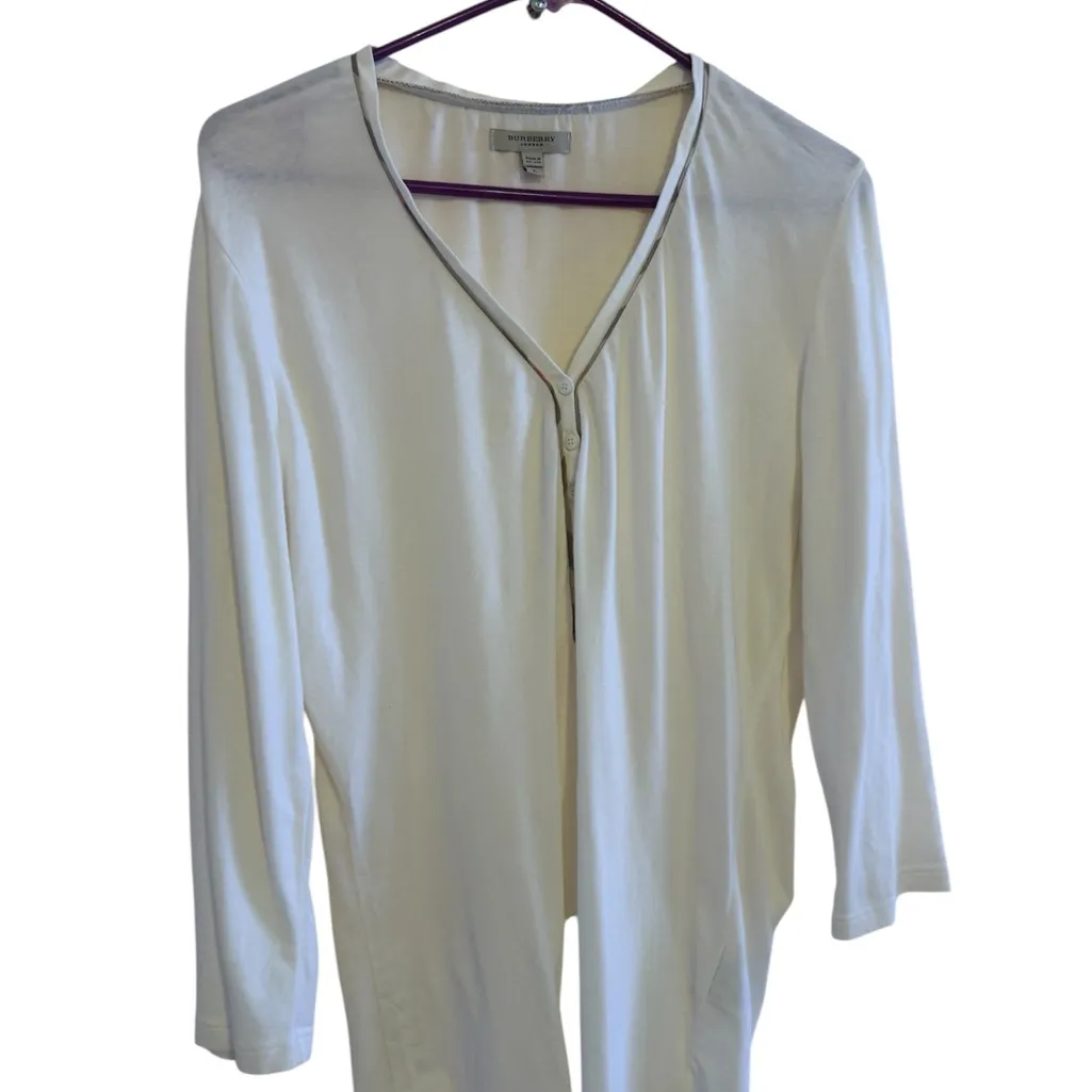 Burberry Light Gray V-Neck Blouse - Image 4