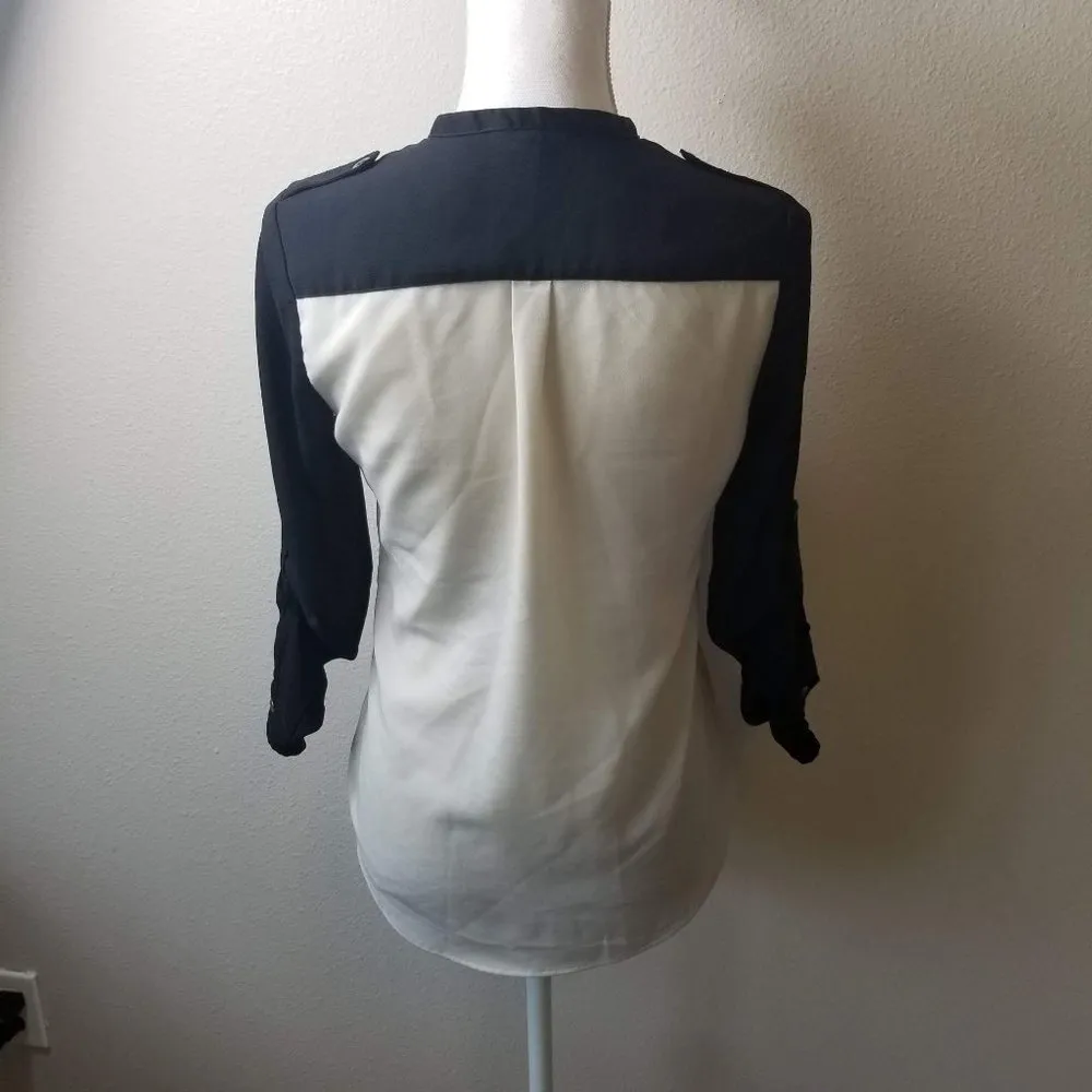 Calvin Klein / XS / Beige and Black Button Up Blou - Image 2