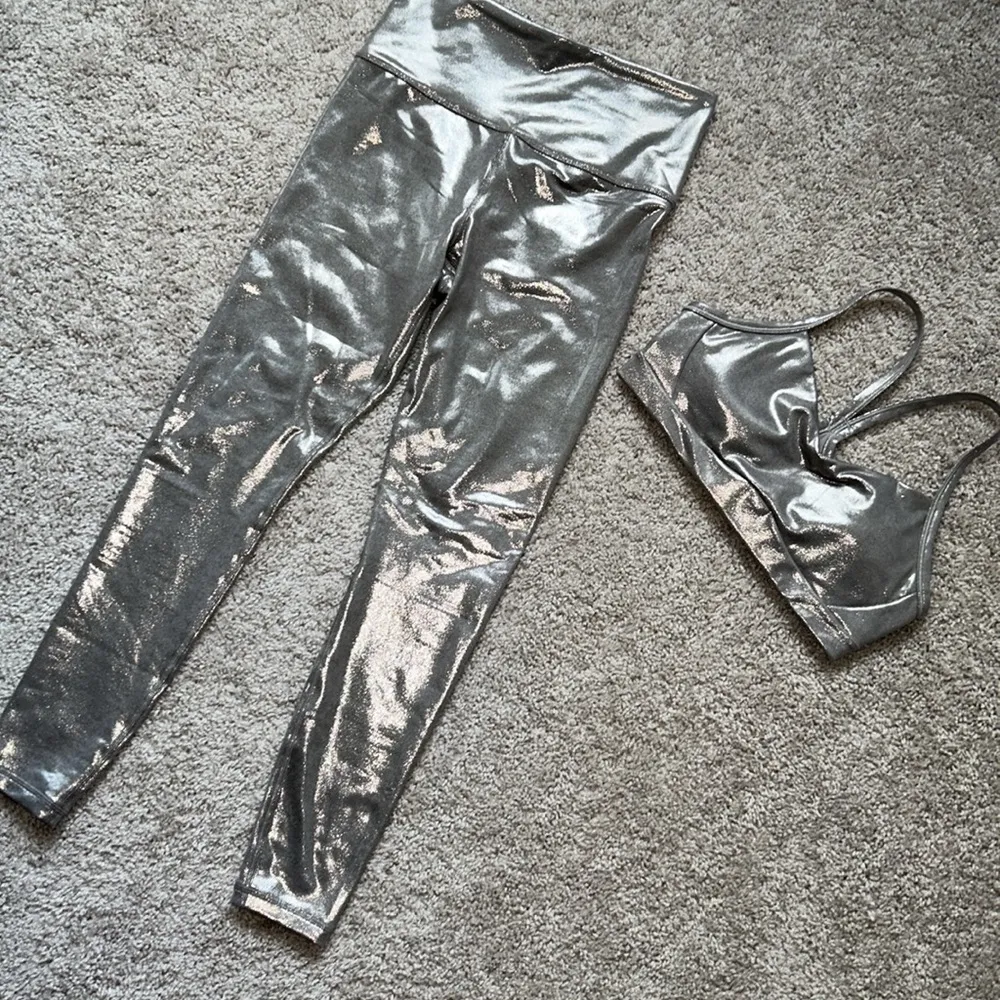 Athleta glossy leggings & top set. S - Image 2