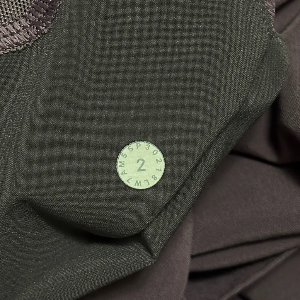 Lululemon Spring Break Away Short *4-way Stretch 3" Size 2 - Image 8