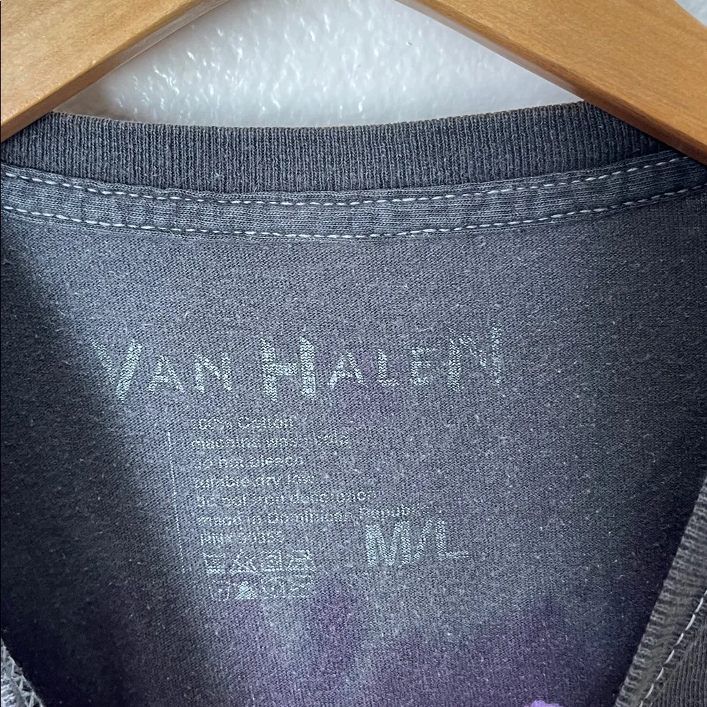 Van Halen lion 1982 Live graphic tee M/L unisex Black Size M - Image 3