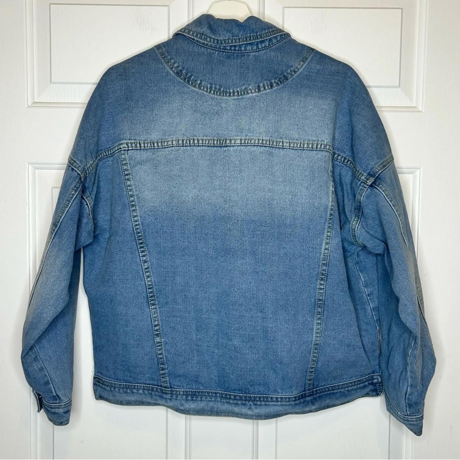 Forever 21 Denim Jean Jacket Floral Embroidered Frayed Hem‎ Oversized - Image 5