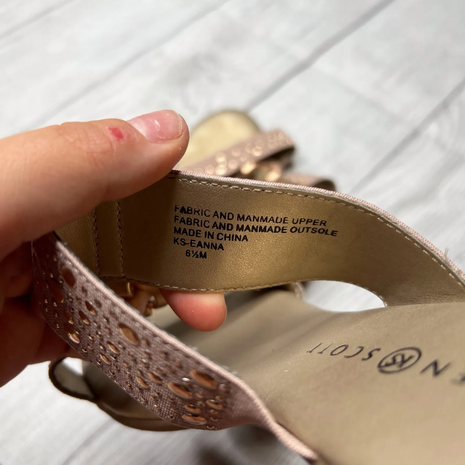 Karen Scott Eanna Strappy Sandals Pink Gold Patent Leather Slip On Sz 6.5M - Image 6