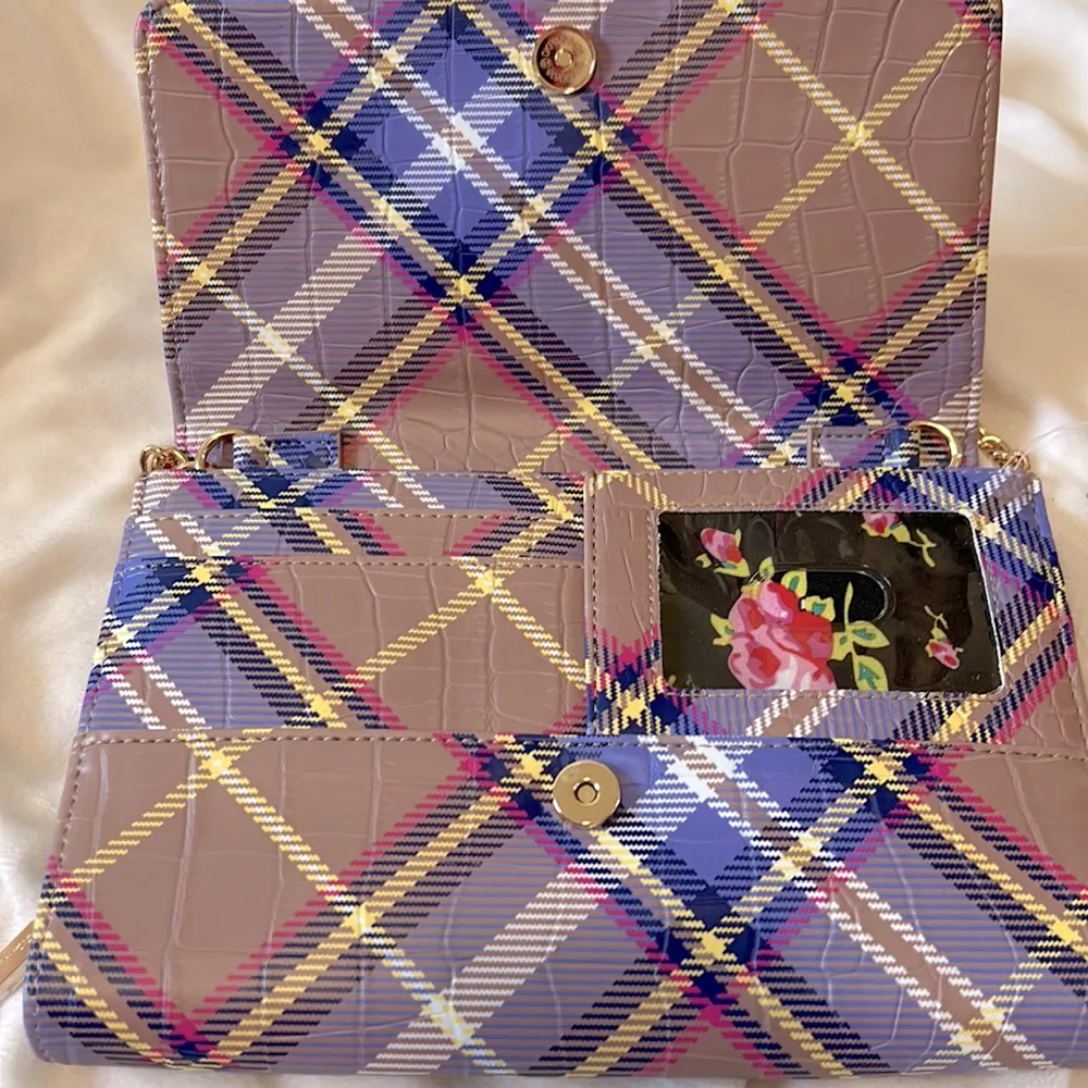 Betsy Johnson crossbody wallet pastel plaid w/ adjustable strap & front Bow NWT - Image 9