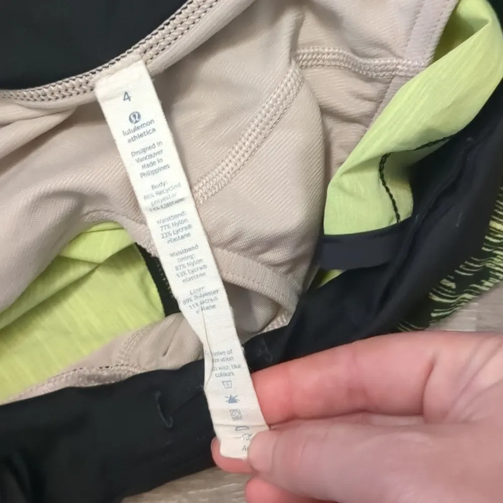 Lululemon down pour lime light/ black speed shorts (2.5) size 4 - Image 7