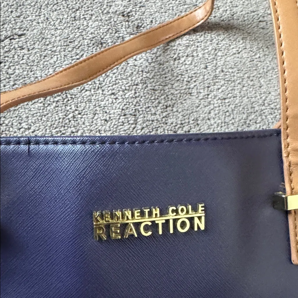 Kenneth Cole Reaction Indigo Reaction Navy Tote - Image 4