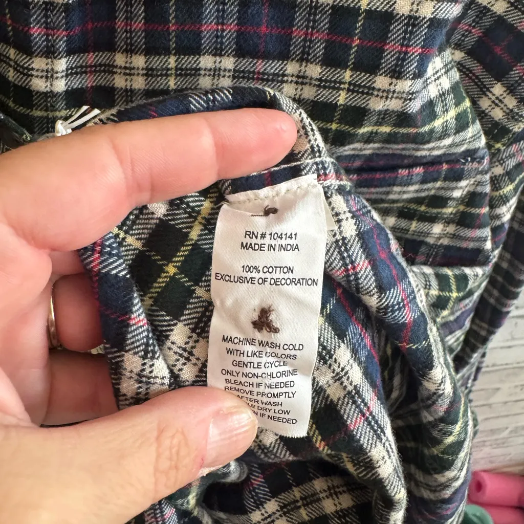 NWT! Women’s Alpine Design multi colored plaid button down flannel shirt, M - Image 4