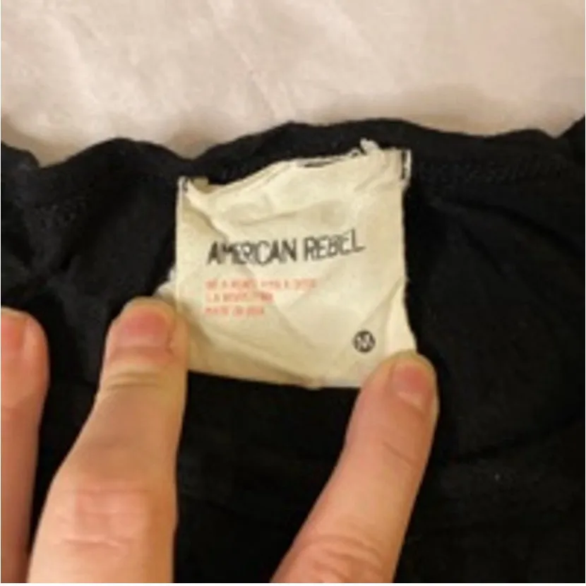 Vintage Grunge Americana Flag Peace Sign Graphic Tee Black T - Image 3