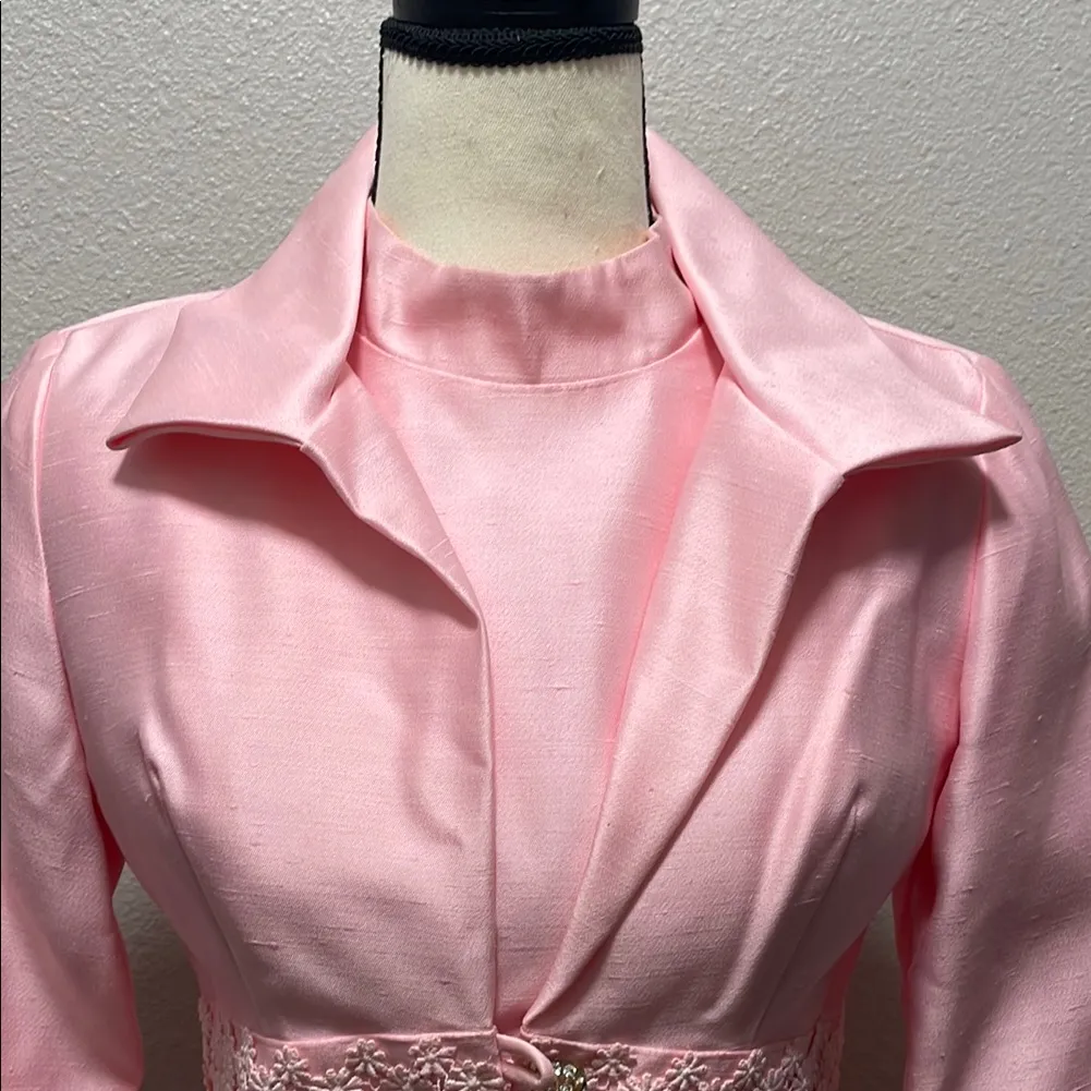 1960s Bubblegum Pink Daisy Floral Embroidered Mod Dress & Jacket Two Piece Set Size 6 - Image 14