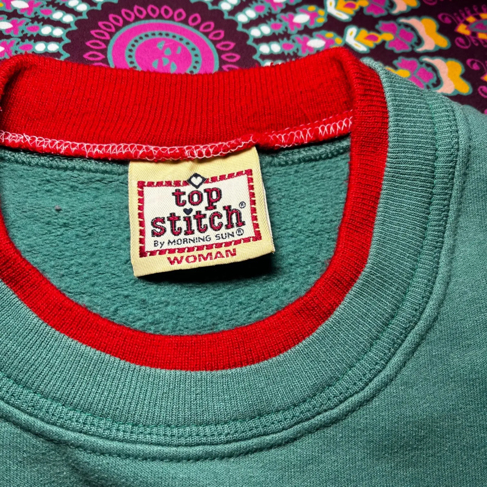 Vintage 90s Christmas Sweatshirt Snowman Graphic Oversized Cozy Holiday Crewneck Green Size XL - Image 2