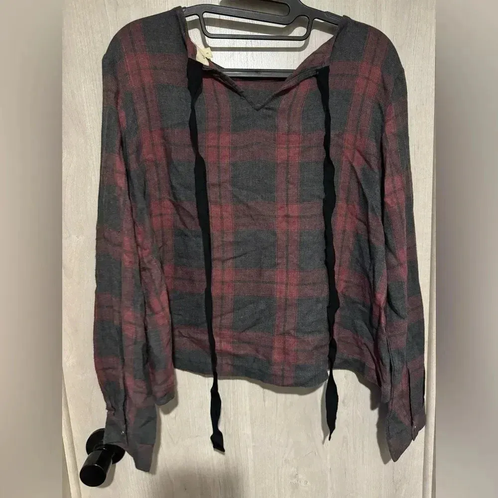 Cloth and Stone Anthropologie Red and Black Plaid Long Sleeve‎ Top W Black Bow - Image 3
