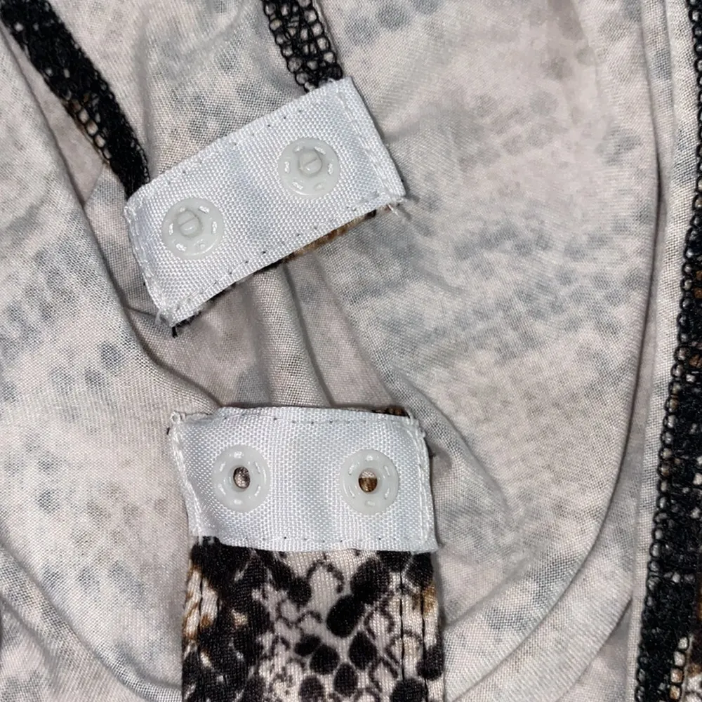 Iris snakeskin print bodysuit size medium - Image 5