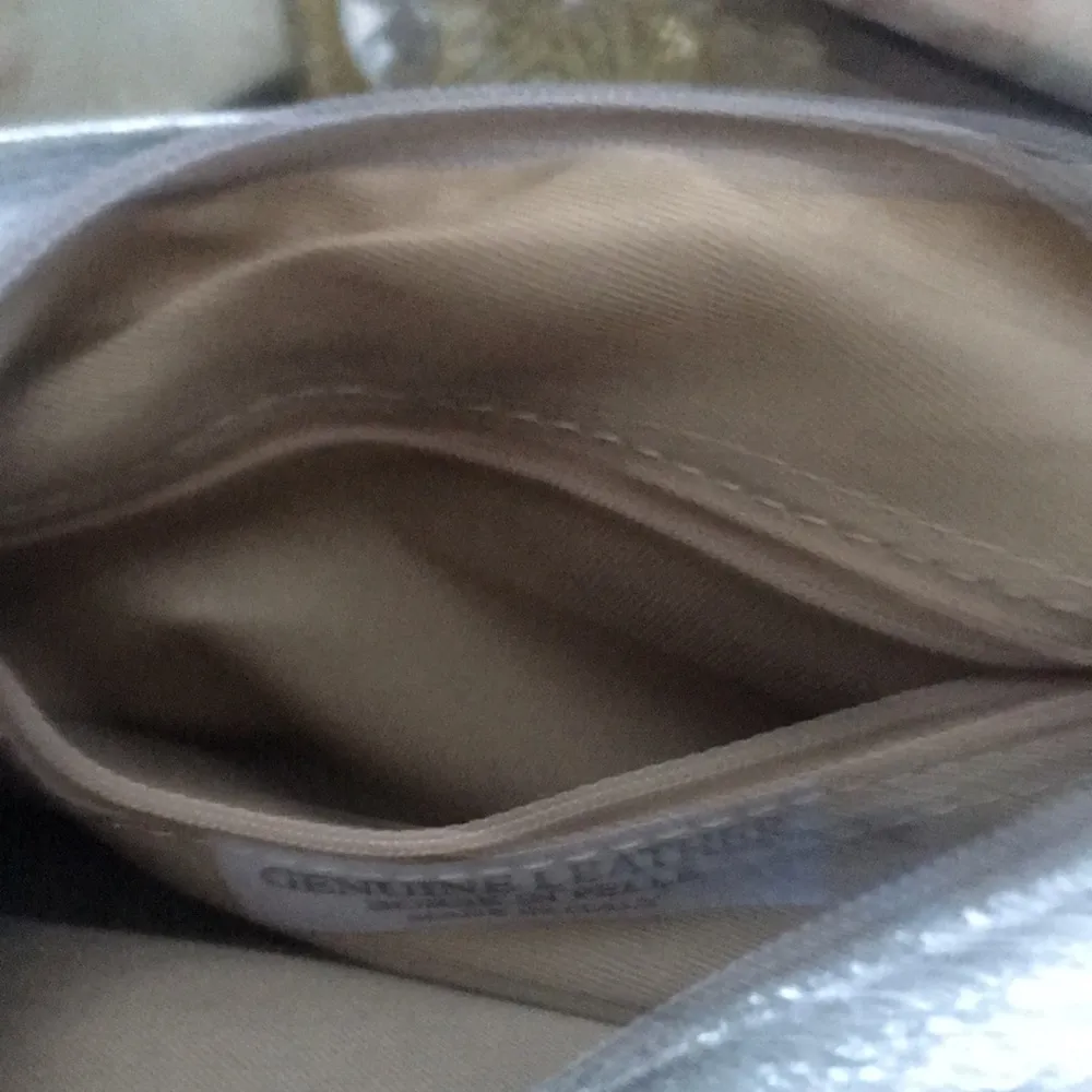 New Designer Italian Leather Holiday Trending Metallic Silver Foil Crossbody Bag - Image 7