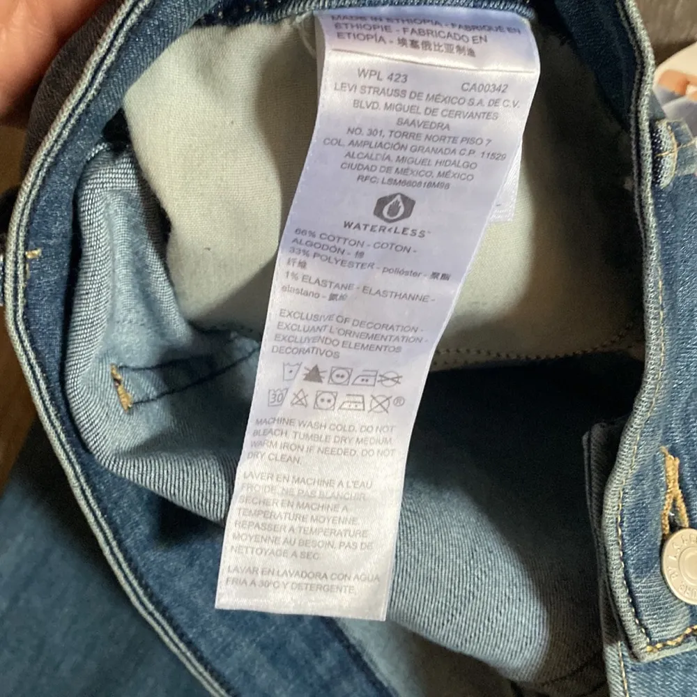 Levi Strauss Medium Wash Bermuda Shorts Size 20 - Image 5