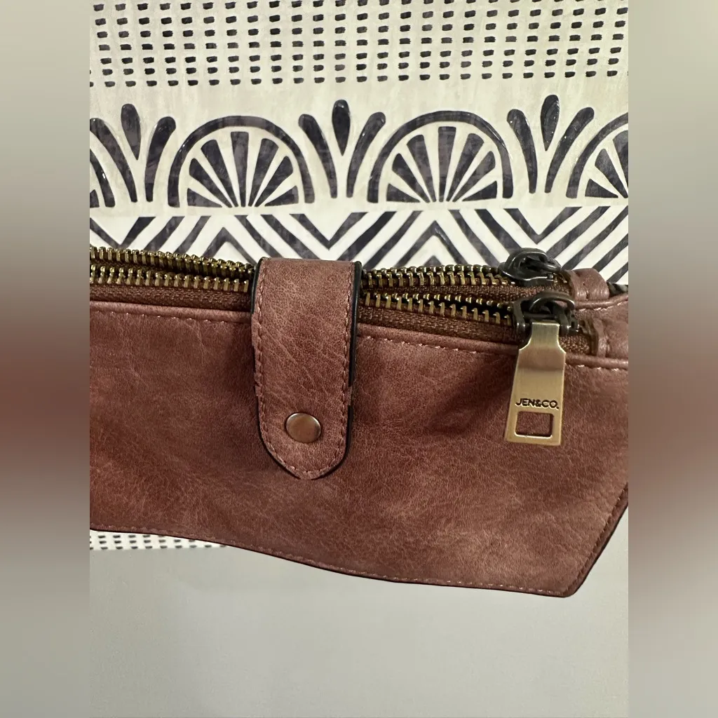 ODELIA TWO COMPARTMENT WALLET COLOR BROWN - Image 2