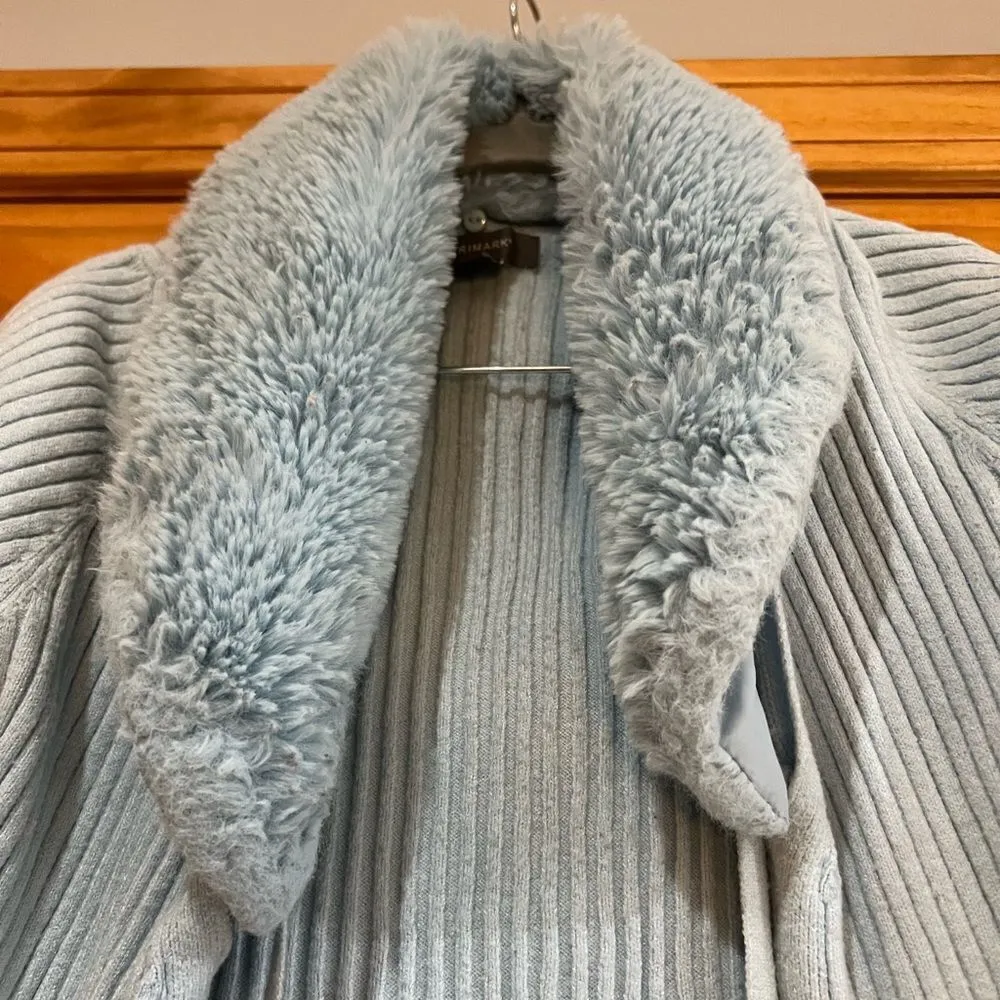 Primark women’s blue faux fur and ribbed fabric  jacket - Image 2
