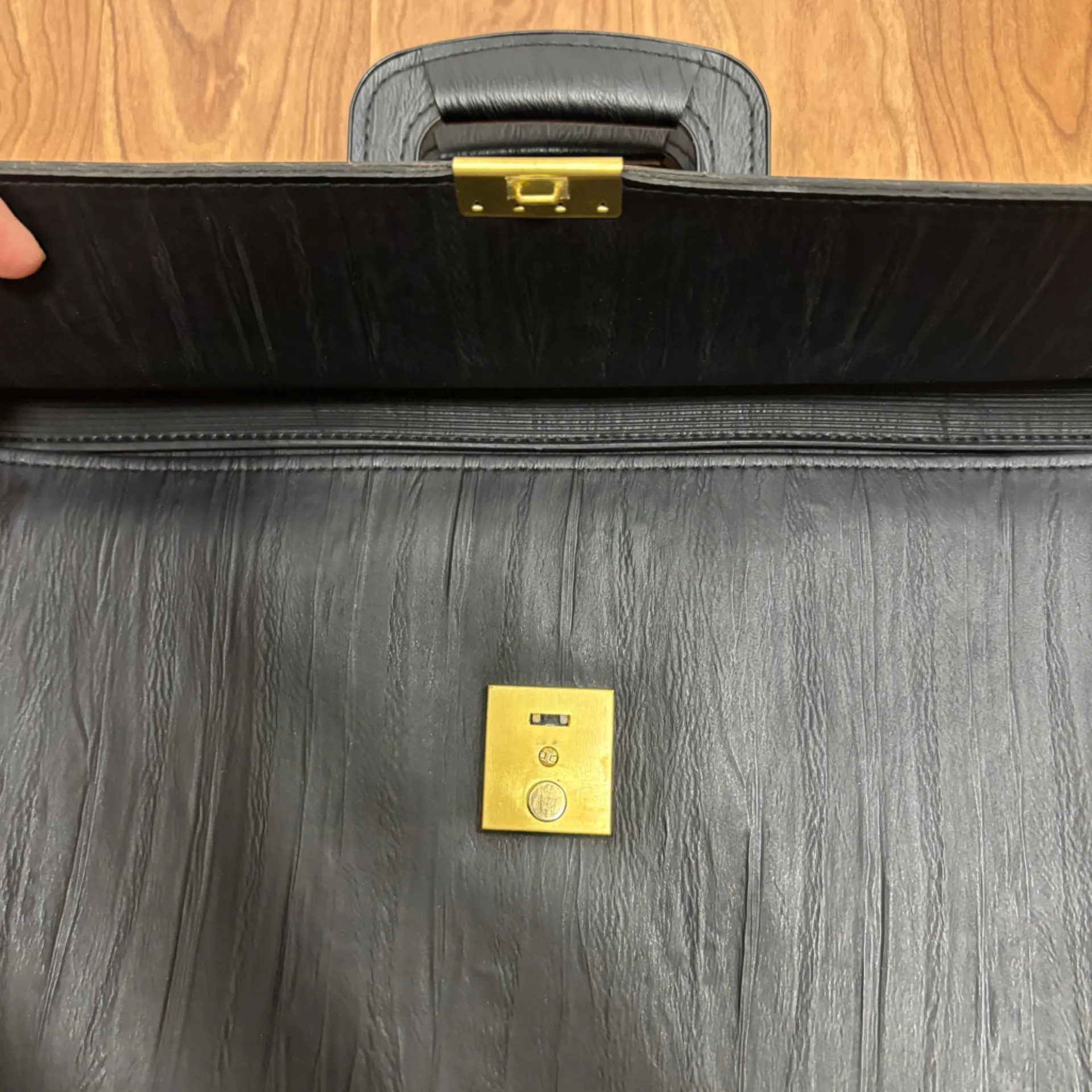 Retro Black Laptop bag Retractable Handles 4 Pocket Zipper and Snap Closures - Image 3