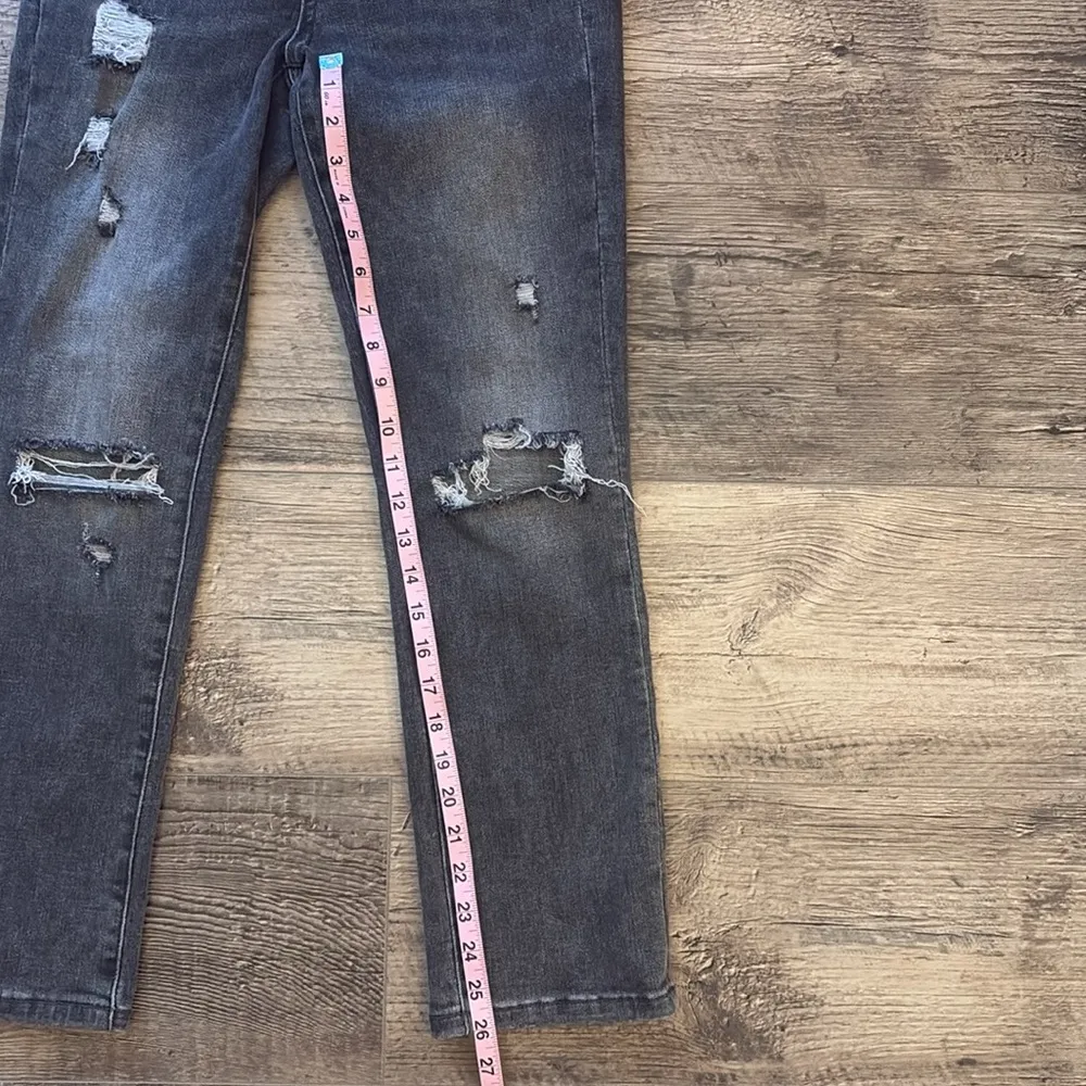 Distressed Gray Wash Slim Straight Leg Jeans — size 25 - Image 4