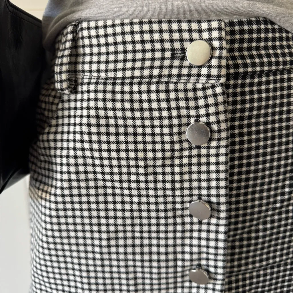 Forever 21 Checkered Two Toned Wrapped Buttoned Plaid Skirt - Image 2