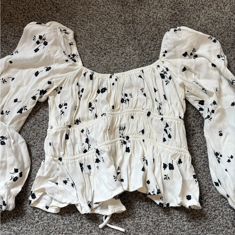 ASTR  The Label Floral Top - Image 3