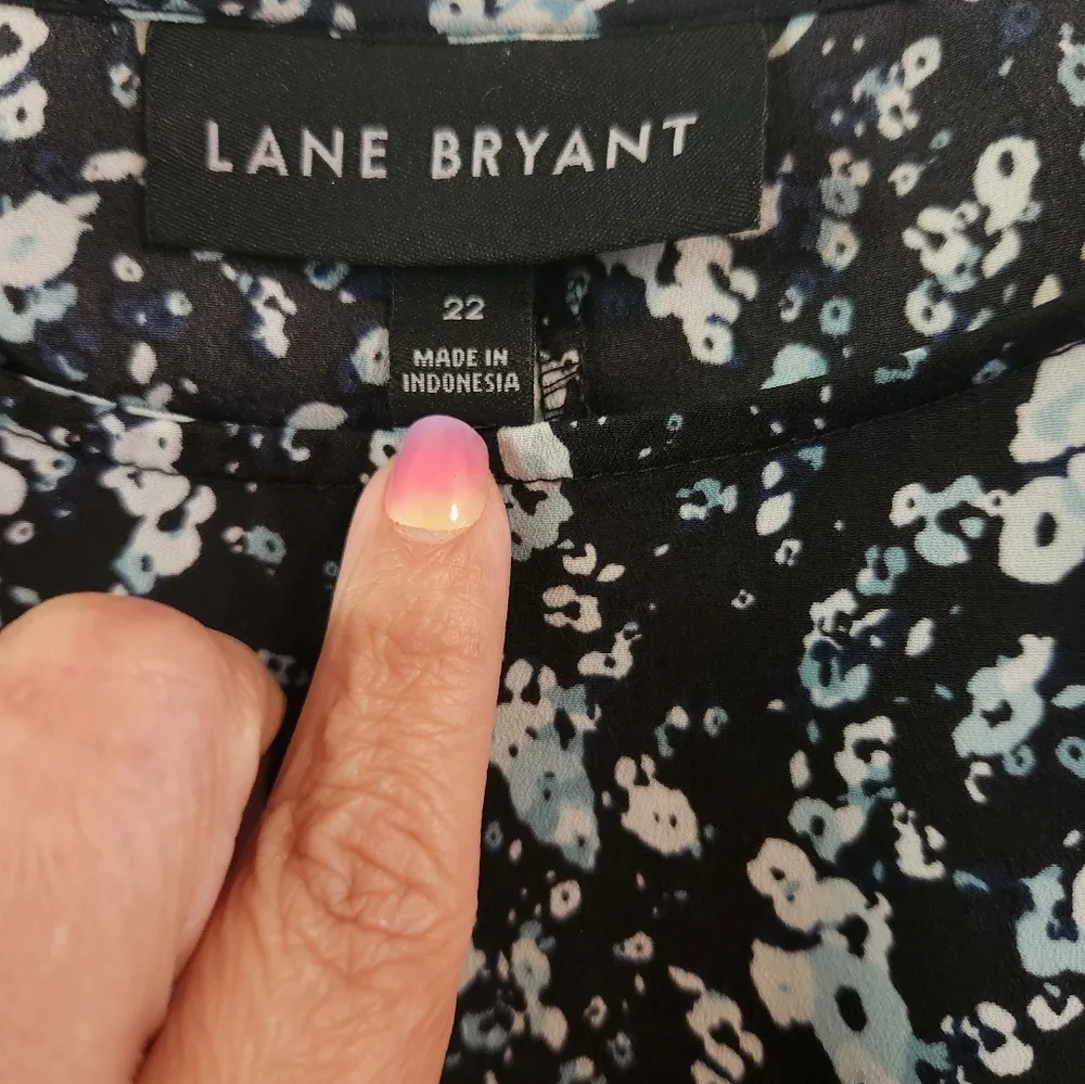 Lane Bryant Sz 22 Floral Ruffle Sleeve Top - Black and White - Image 6