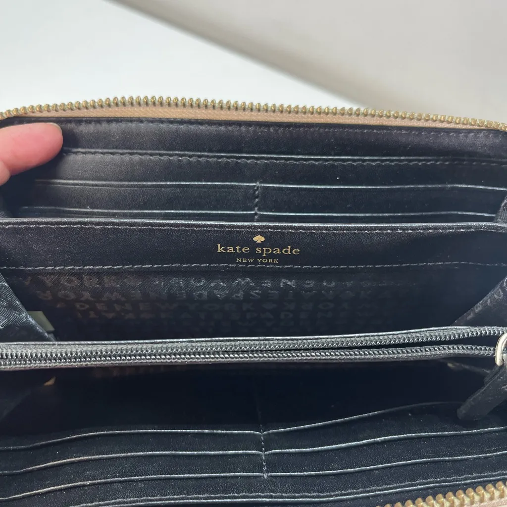 Kate Spade Neda Bryant Court  Leather Wallet Flowers Black White Zip Around - Image 7