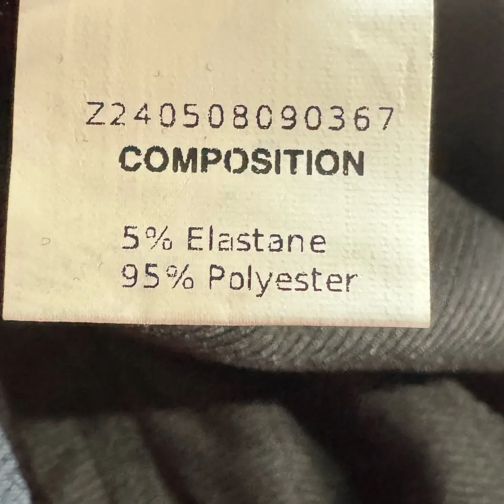 YOZI Black Daisy Print Silk Like Midi Skirt and Top – Size 12 – Floral - Image 4