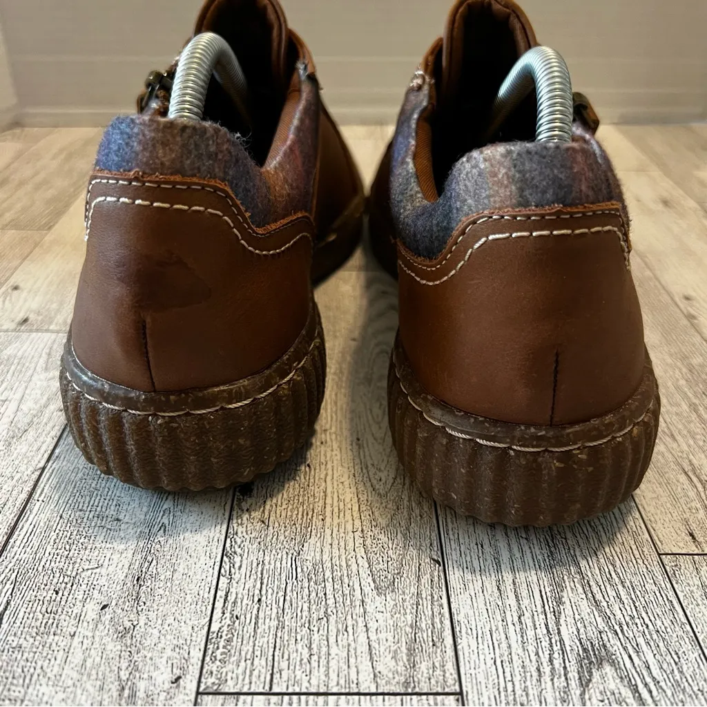 NEW Clarks Caroline Cove Slip-On Brown Leather Shoes Sneaker Zip Stretch 7.5M - Image 4