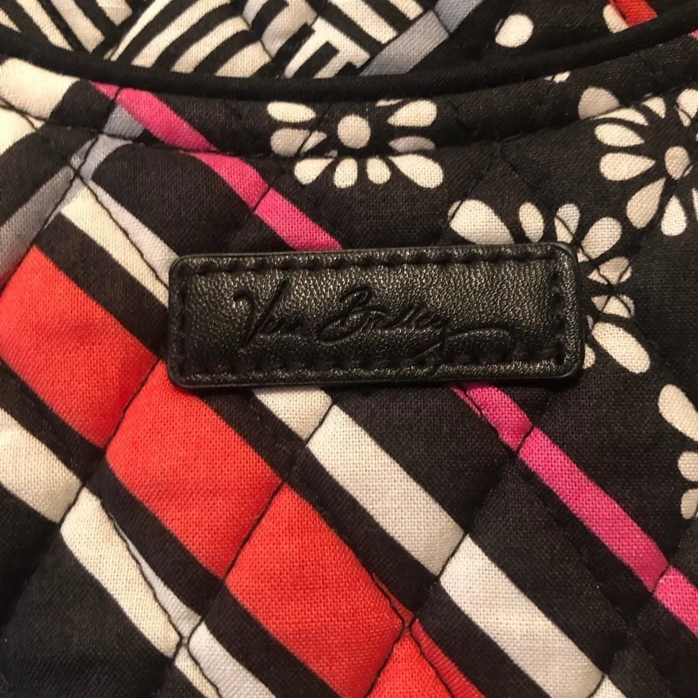 Vera Bradley Northern Stripes Large Trimmed Vera Shoulder Bag W/ Pockets Soft - Image 8