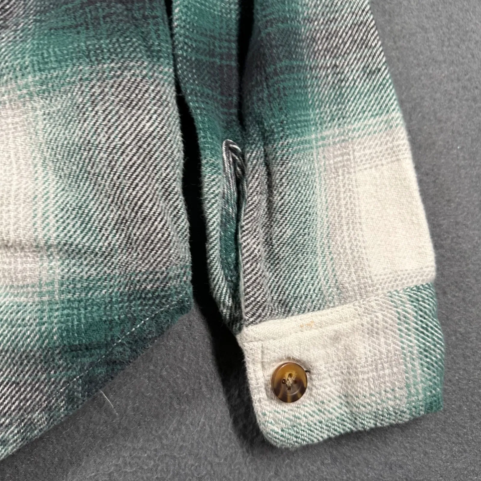 Hollister Boyfriend Fit Flannel Shirt Womens XS Jacket Green White Plaid Pockets - Image 10